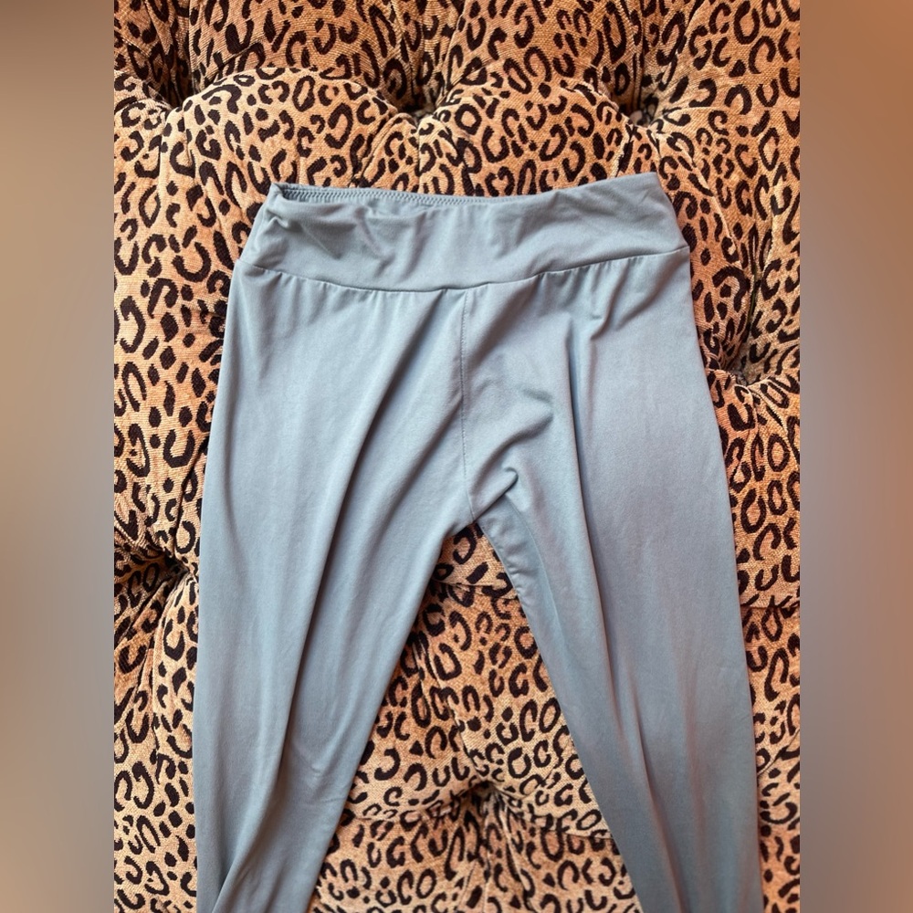 Kids leggings size large green